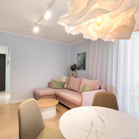 Candy Land Downtown Apartment Бухарест Экстерьер фото
